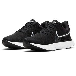NEW Nike Flyknit react 2 Women’s 9 - NWT